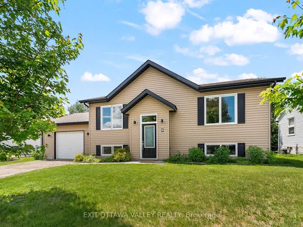 9 Minto St, Whitewater Region, ON K0J 1C0