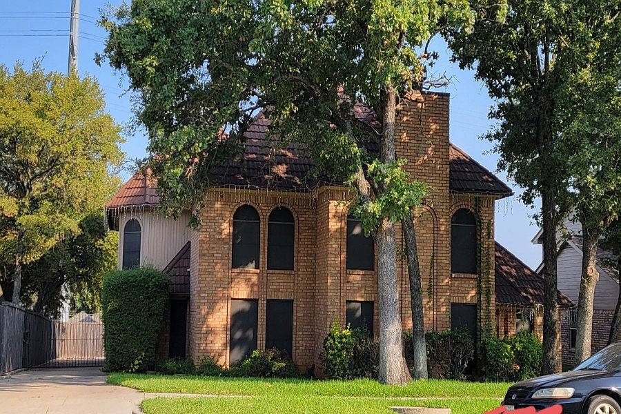 1st image of 6619 Shorewood Dr
