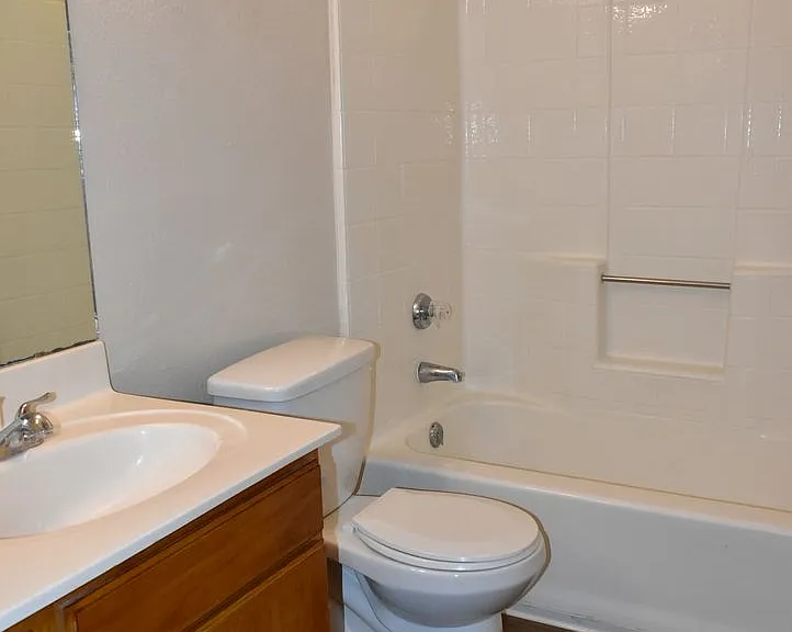 8100 Fernwood Ave — Photo 16