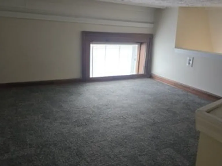 731 E Main St — Photo 6
