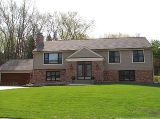 1538 McCarthy Rd, Eagan, MN 55121