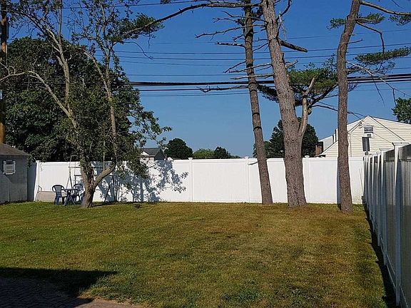 2nd image of 217 Red Maple Dr E