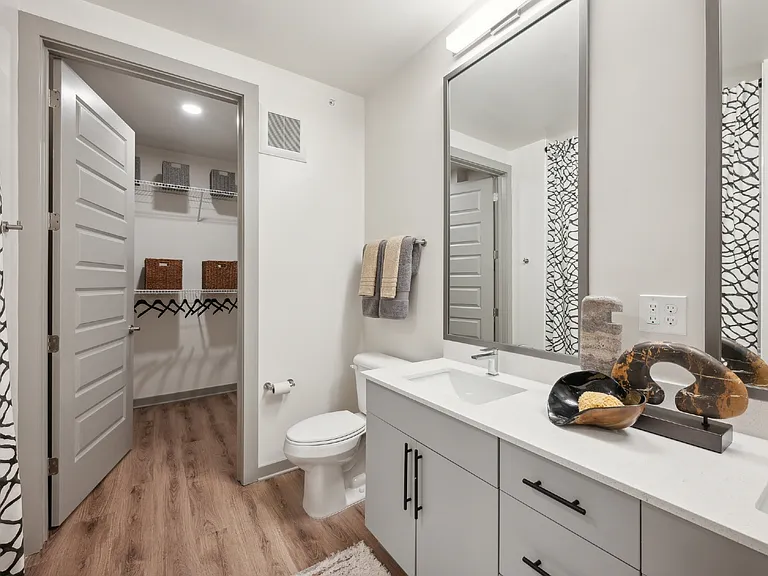 Aura Fifty4 — Photo 11