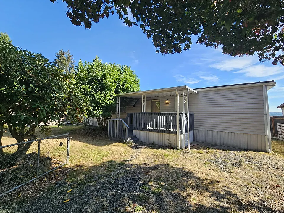 10012 Overlook Dr NW