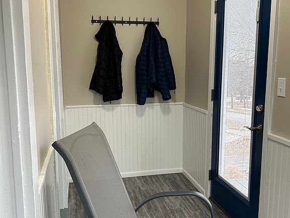 Entry into front porch from front entrance