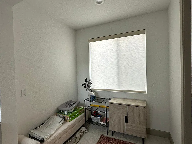 Landing area (2nd floor)