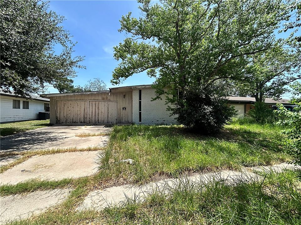 1st image of 518 College Pl