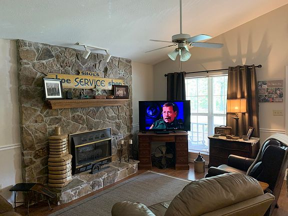 5th image of 896 Mockingbird Dr