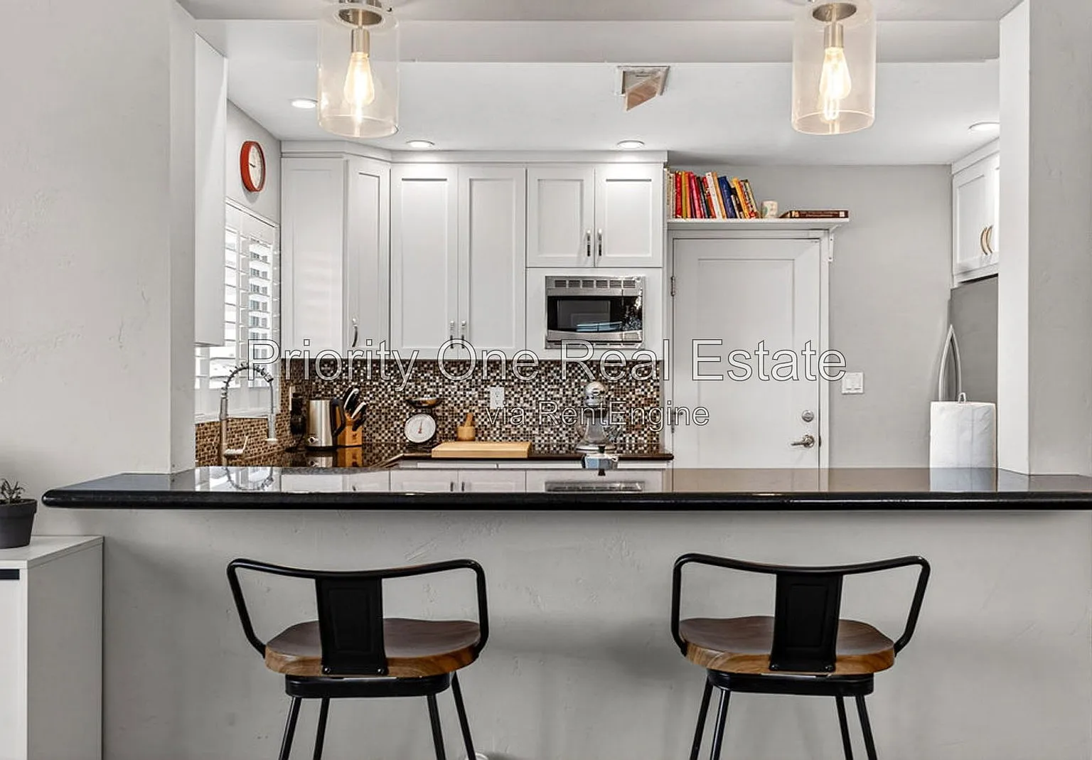 3 bed, 2.0 bath, 1192 sqft, $4,400 — Photo 4