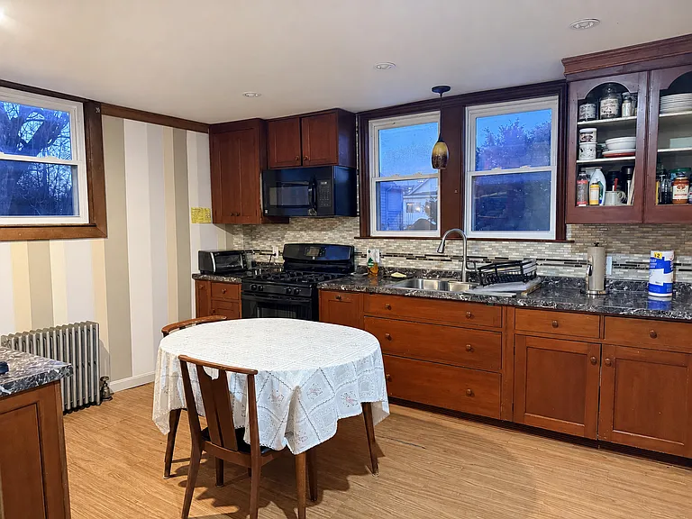 21 Union St — Photo 4