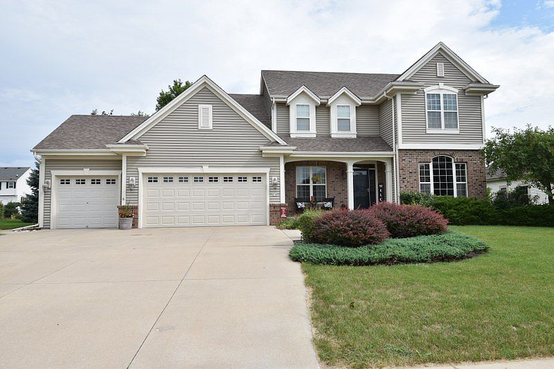 2nd image of 618 Stoecker Farm Ave