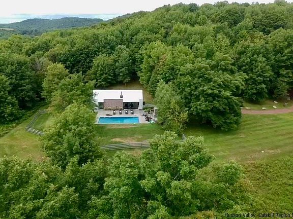3rd image of 54 Bully Hill Dr