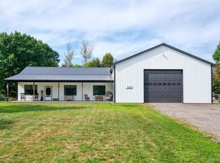 11150 Roberts Rd, Stockbridge, MI 49285
