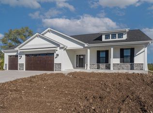 N74W17868 Mineral Dr, Menomonee Falls, WI 53051