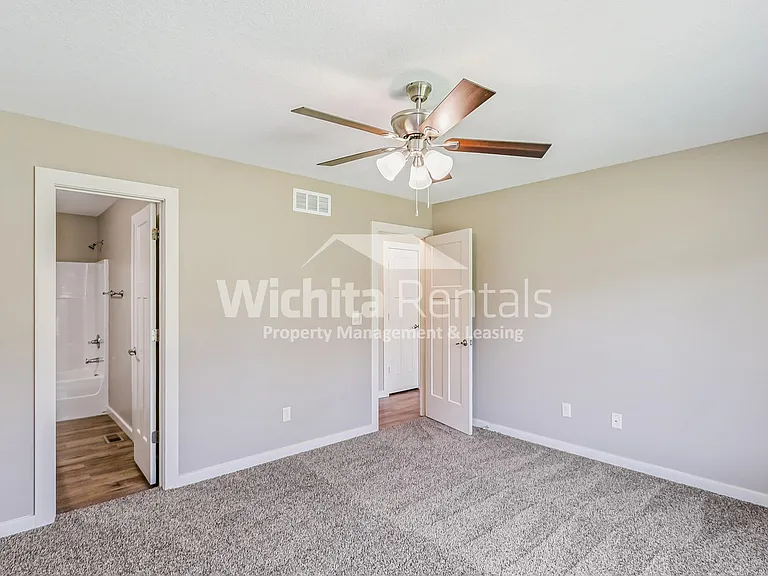 146 N Jackson Heights Ct — Photo 8
