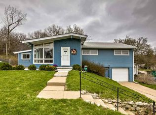 1804 Collins Dr, Bellevue, NE 68005