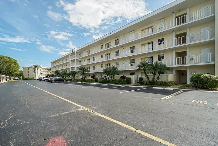 300 N A1a Hwy #F-306 — Photo 1