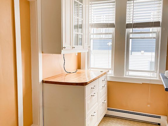 5th image of 243 Farrington St APT 2