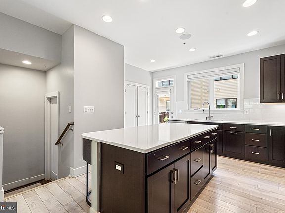 4th image of 16324 Decker Pl