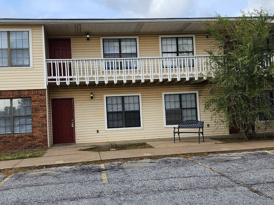 1st image of 1001 S Saint Louis Ave #1