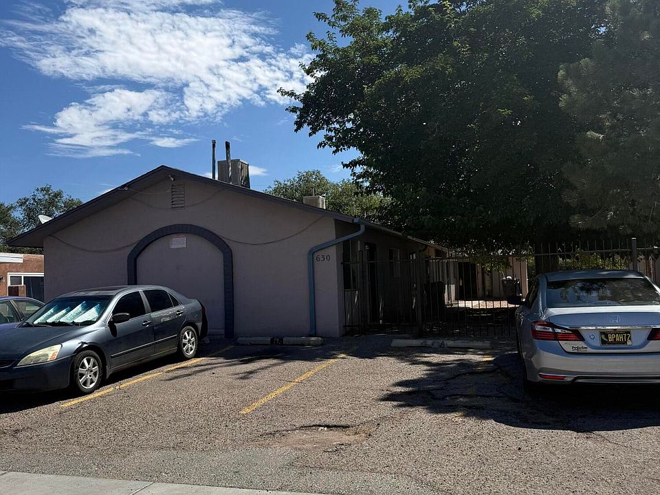 1st image of 630 Alcazar St SE