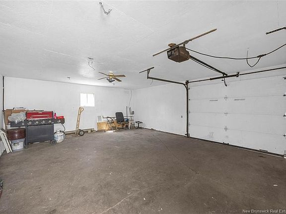 4th image of 31 Roxboro Ct