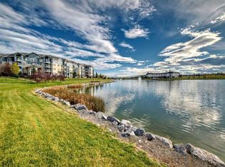 108 N Country Village Cir NE #110, Calgary, AB T3K0E3