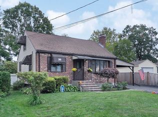 94 Hawthorne Rd, Waltham, MA 02451