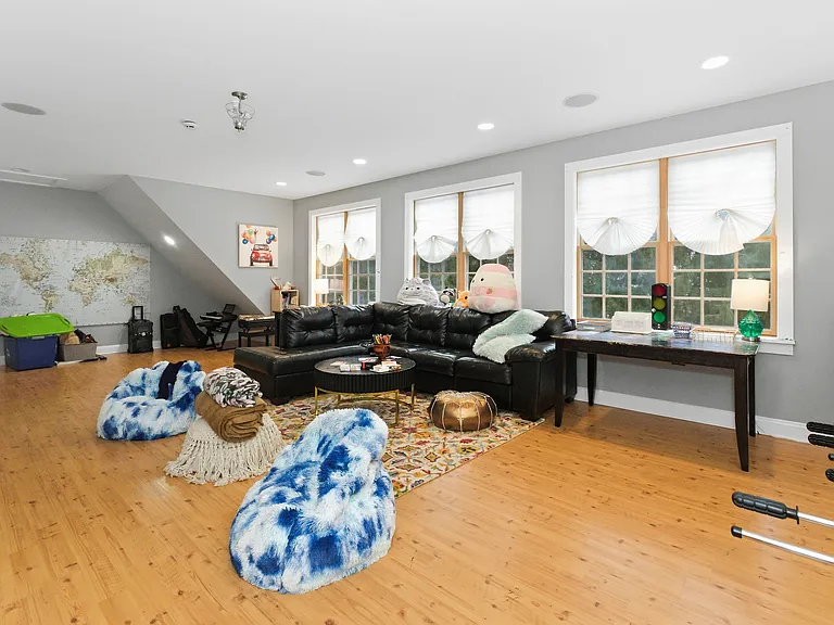 4000 Windsor Dr — Photo 23