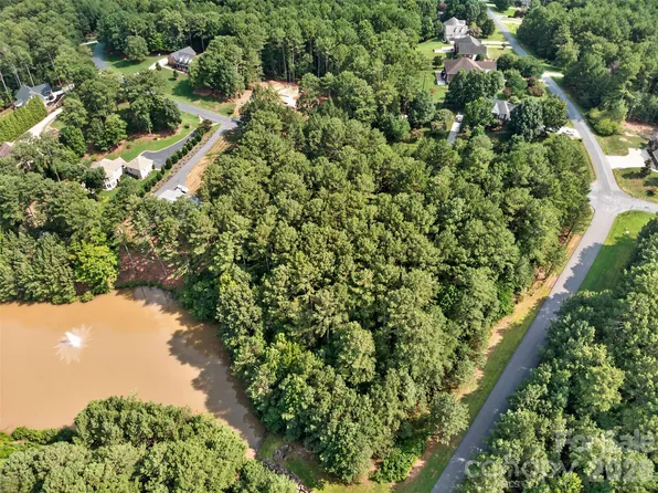 5009 Harbor View Dr E #50, Granite Falls, NC 28630