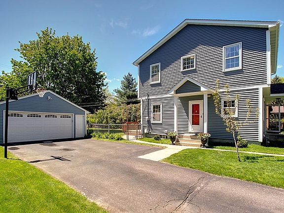 3rd image of 894 Lovell Ave