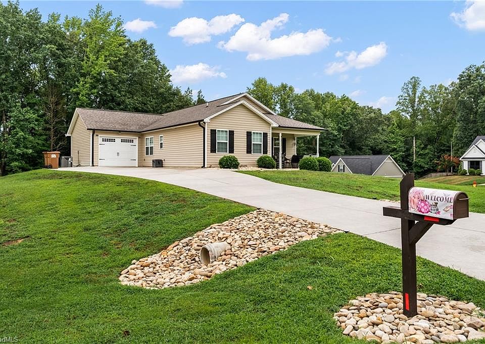 1st image of 114 Kanah Ct