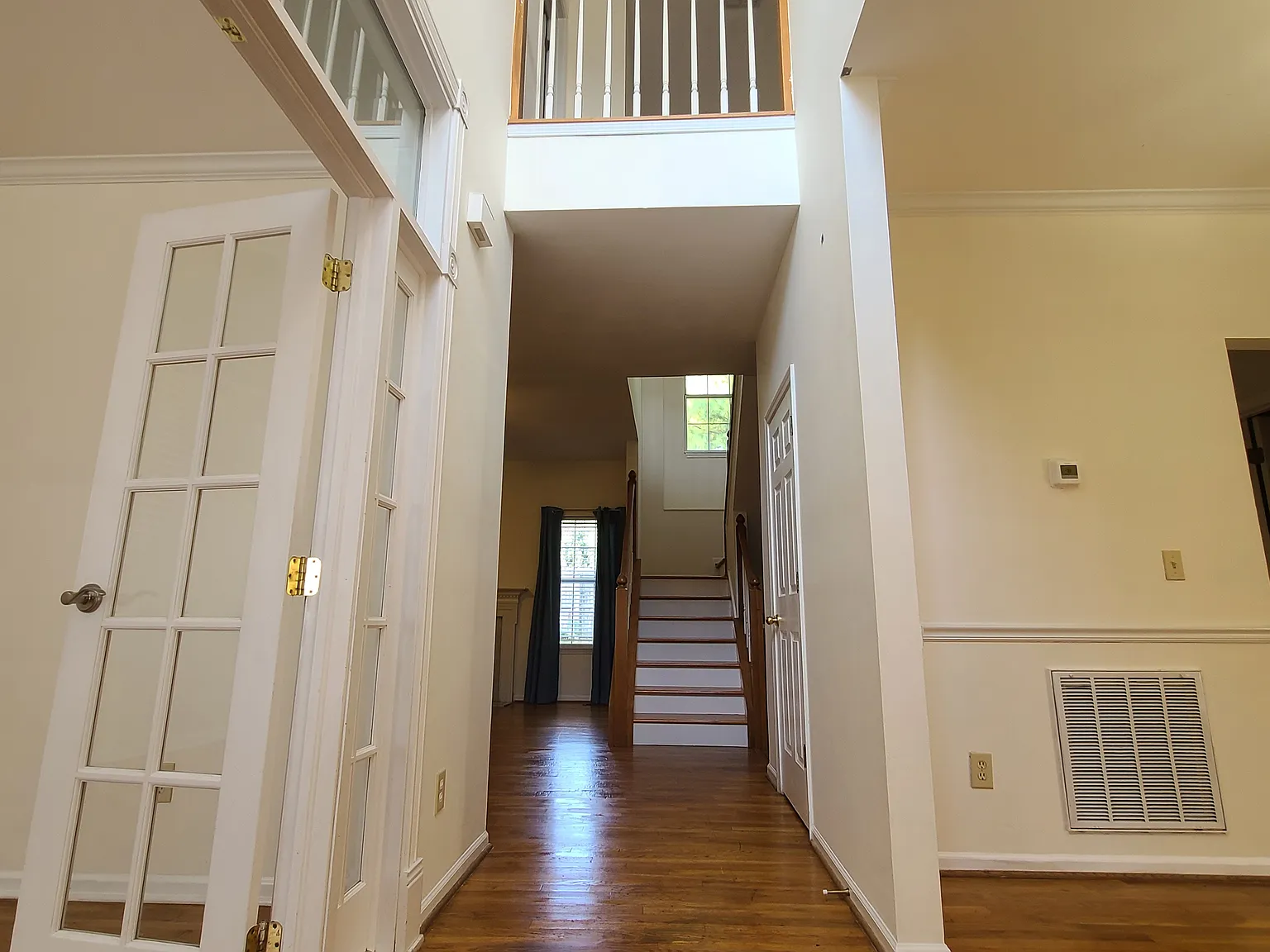 3 bed, 2.5 bath, 2328 sqft, $3,250 — Photo 3