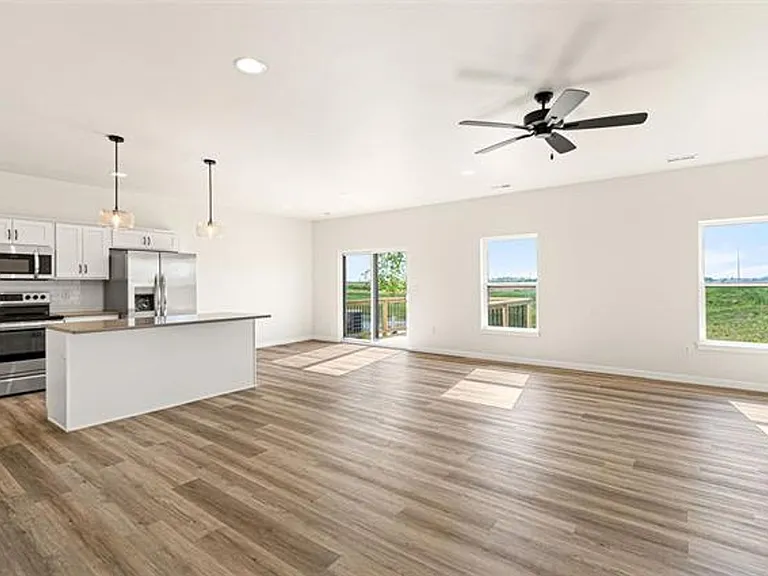 1634 Aspen Ct — Photo 5