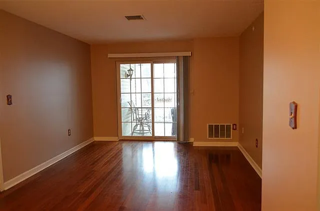 9 Crosswoods Path Blvd — Photo 2