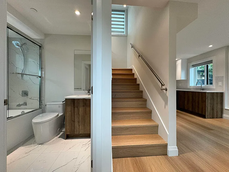 3830 Kootenay St — Photo 3