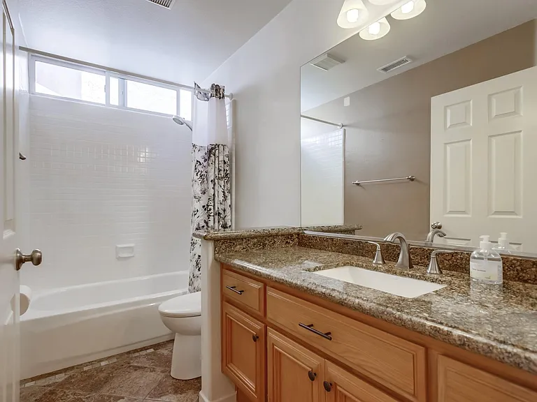13945 Lewiston St — Photo 15