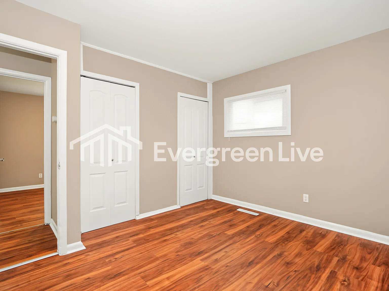 2 bed, 1.0 bath, 800 sqft, $1,195 — Photo 2