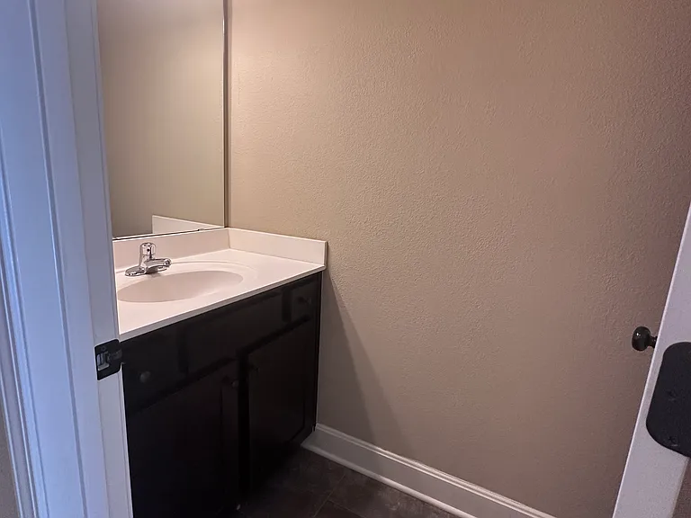 9404 N Adrian Ave — Photo 3