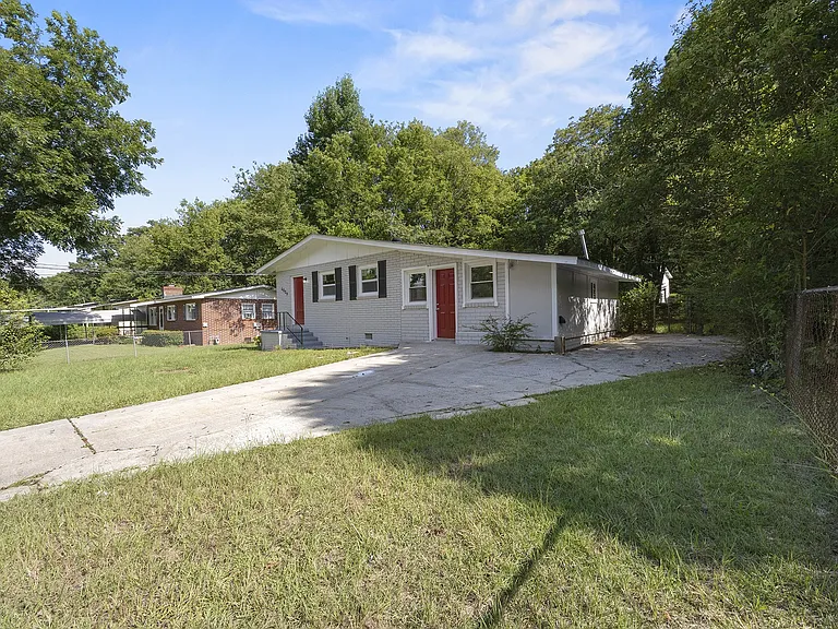 4009 Lindwood Dr — Photo 4