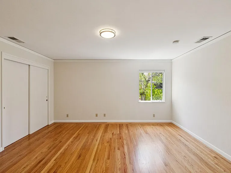 970 Palo Alto Ave — Photo 41