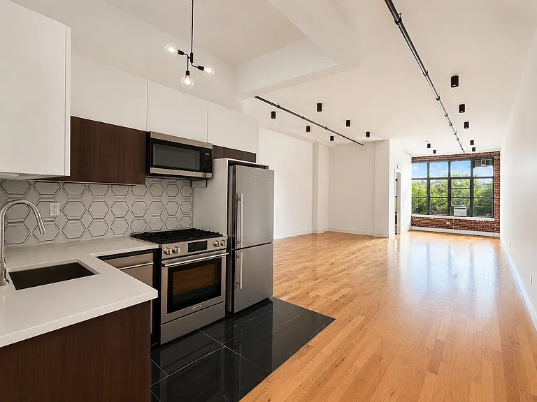255 McKibben St #214 — Photo 2