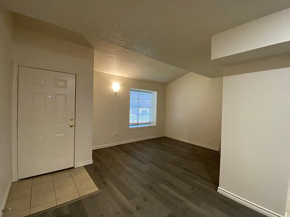 2nd image of 302 Cates Dr #302