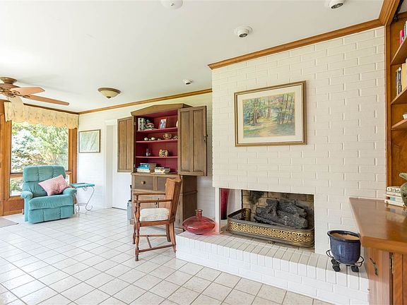 4th image of 4221 Hilltop Vista Ln