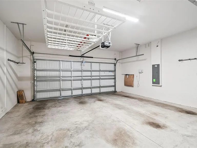 13144 Peachleaf Ave — Photo 36