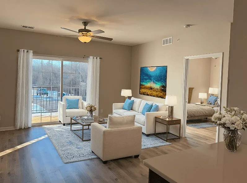 Hurstbourne Pointe — Photo 2