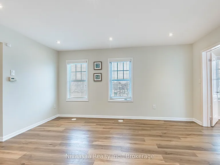 18 Betterton Cres — Photo 17