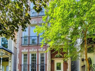 921 W Fletcher St #1, Chicago, IL 60657