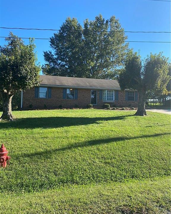 1st image of 190 Hunter Hills St