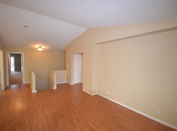 3rd image of 991 Kensington Dr #9-A2